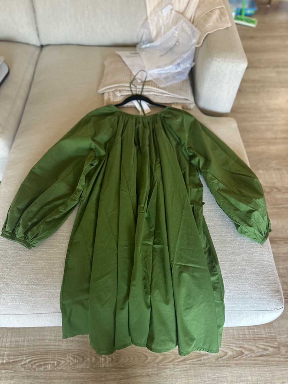 Mikoh Nea Dress is verdant green - Picture 12 of 14